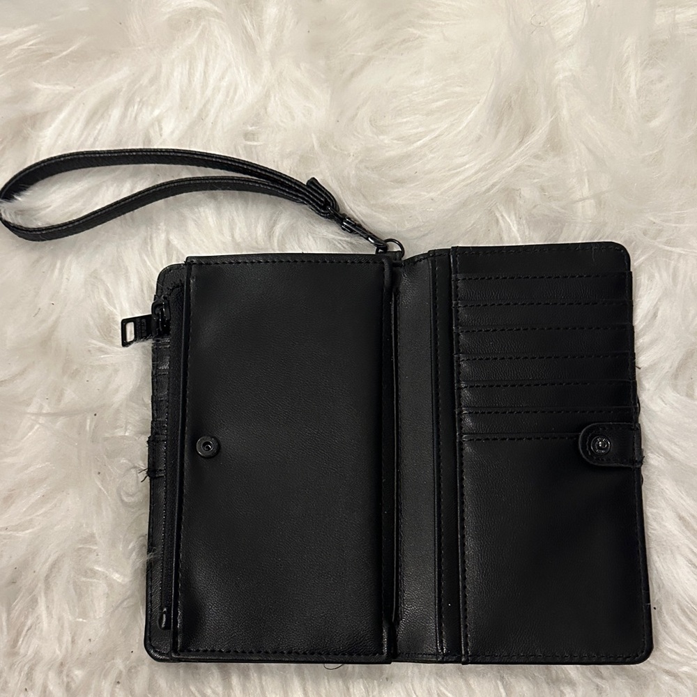 Steve Madden Black Embossed Wristlet - Picture 4 of 4